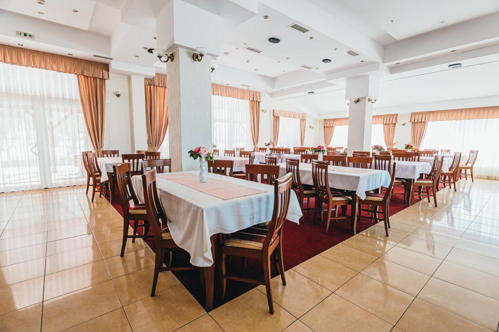 Hotel Metropol à Băile Felix Extérieur photo